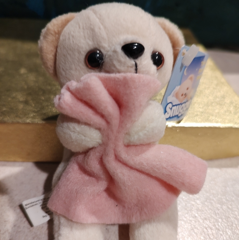 SnuggleTeeny Bean Bear Plush vintage must-have for any collector or fan 2000 nwt